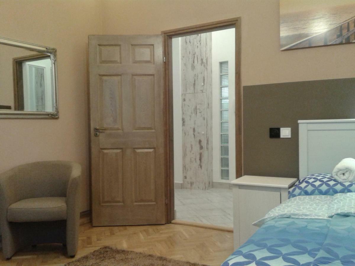 Lily Apartman Budapest Exteriör bild