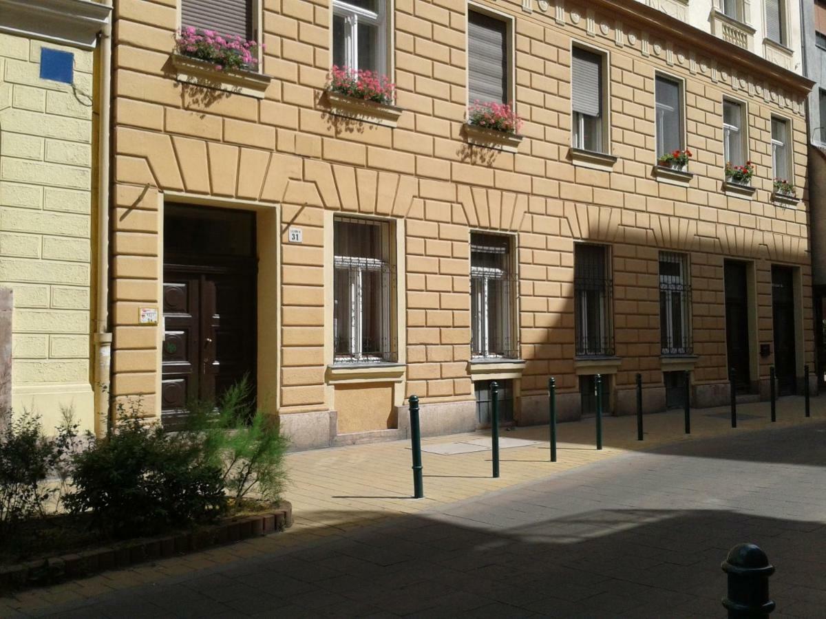 Lily Apartman Budapest Exteriör bild