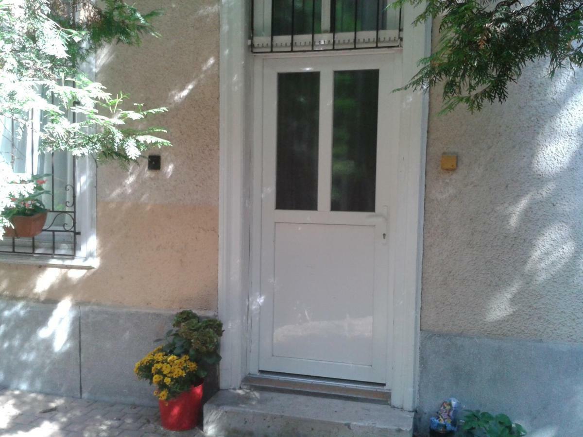 Lily Apartman Budapest Exteriör bild