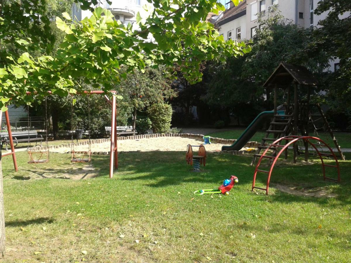 Lily Apartman Budapest Exteriör bild