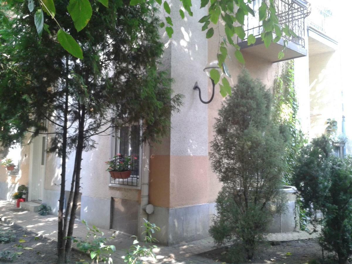 Lily Apartman Budapest Exteriör bild